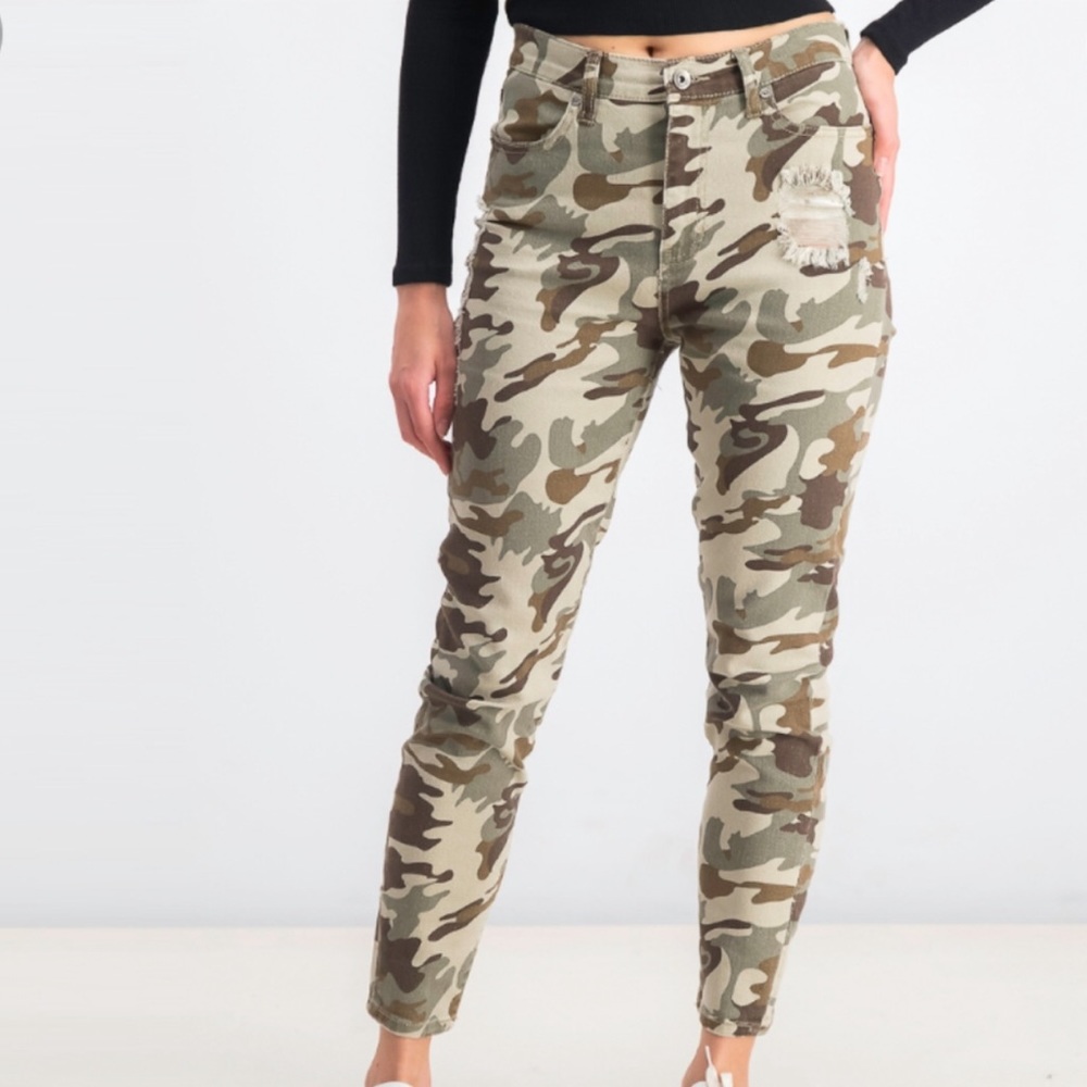 Kendall + Kylie jeans camo print Kamo sultry ultra high size 24 NWT green cotton